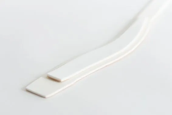 厚みと硬さの異なる二層のクッション材を使用