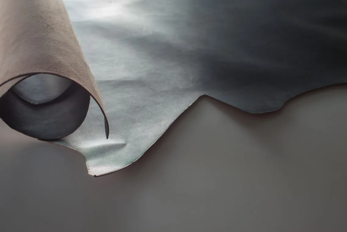 厳選した革素材