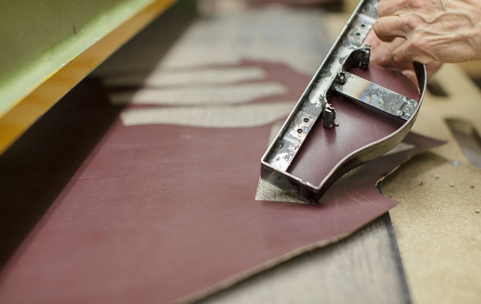 ランドセルと同じ革でつくる、特別なひと品