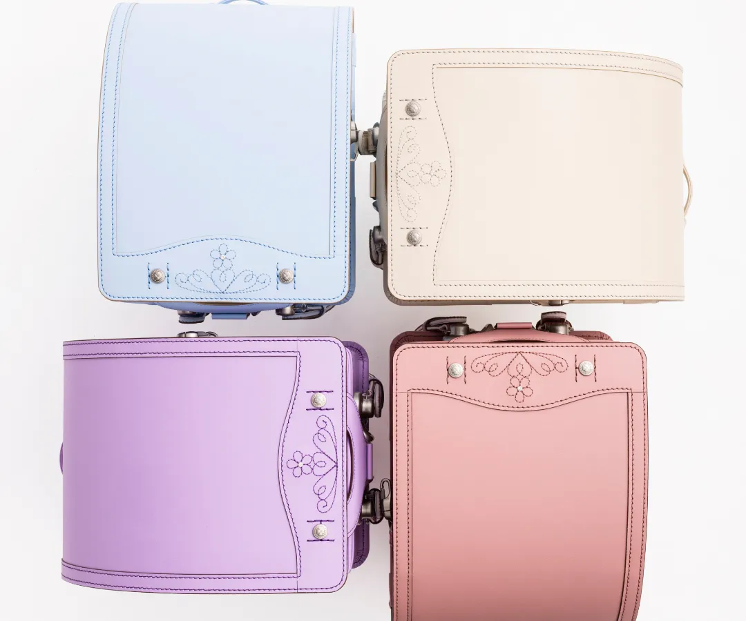 可憐なデザインの牛革ランドセル