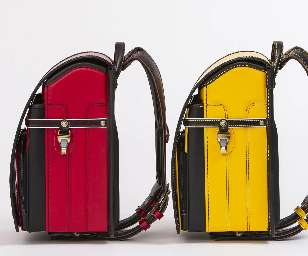 黒を効かせたディテールで、クールな存在感を演出