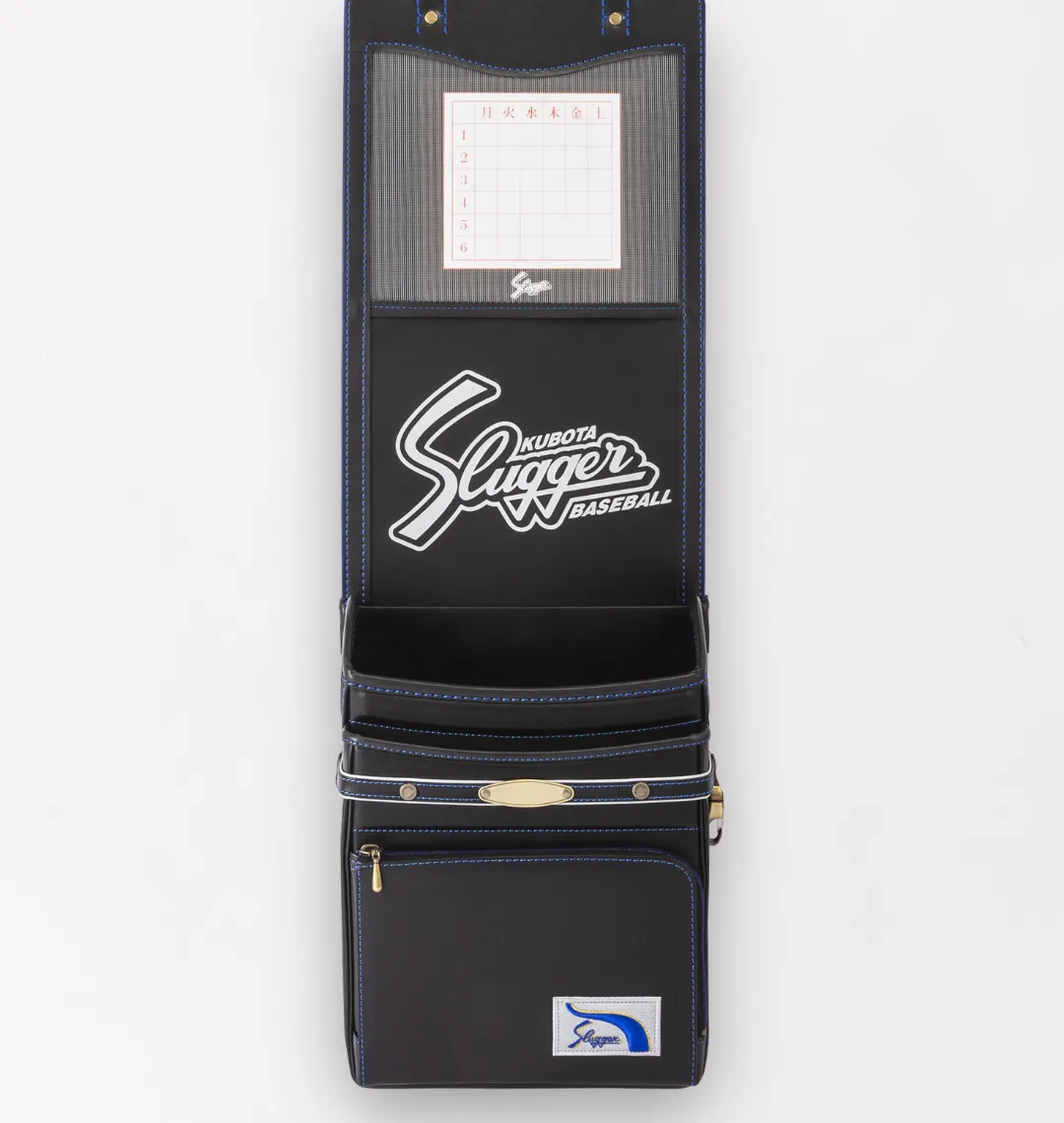 黒に映えるブルーステッチと特別仕様のファスナー