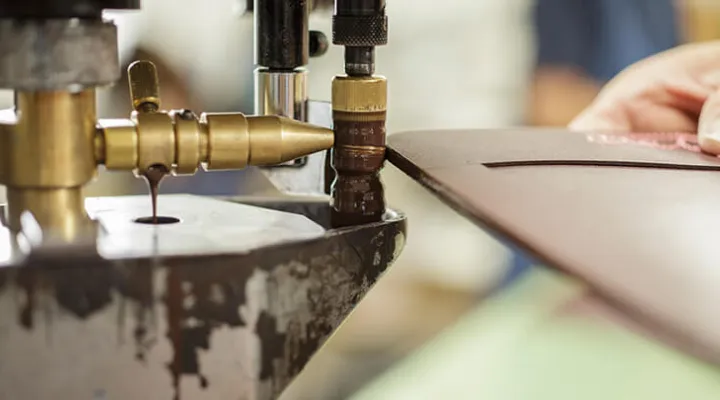 コバ塗り（ニス塗り）