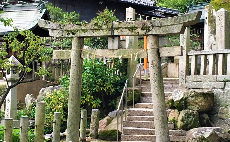 艮神社の鳥居