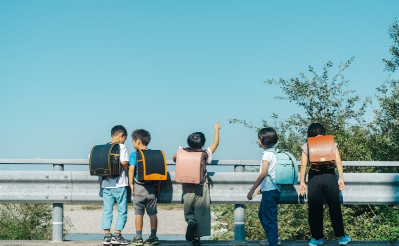 外 子ども
