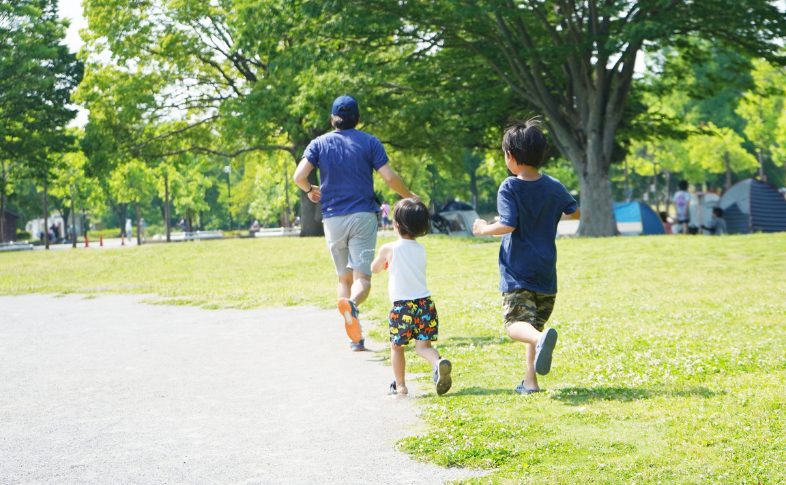 ランドセル症候群とは？子どもの健康に関わる実態と対策を診断