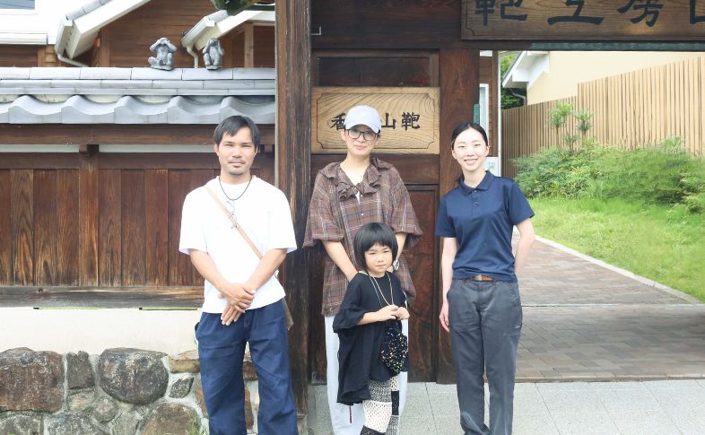 ご家族と職人スタッフ