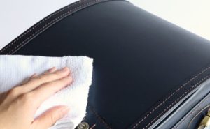 ランドセルお手入れの基本！素材別の注意点も紹介