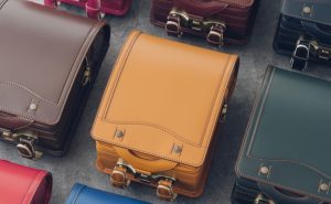 ランドセルが高い理由と値段の違い！本革高級ブランドの価格と選ぶ基準