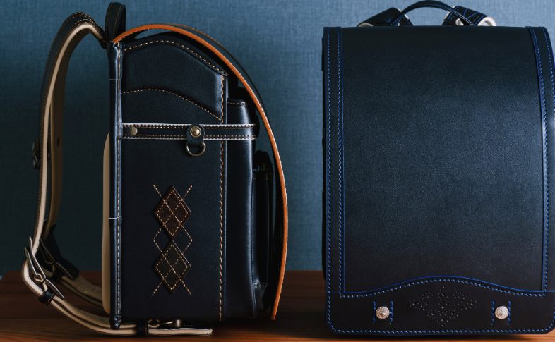 男の子に人気のネイビー・紺色のランドセルは？選び方やおすすめ商品を紹介！