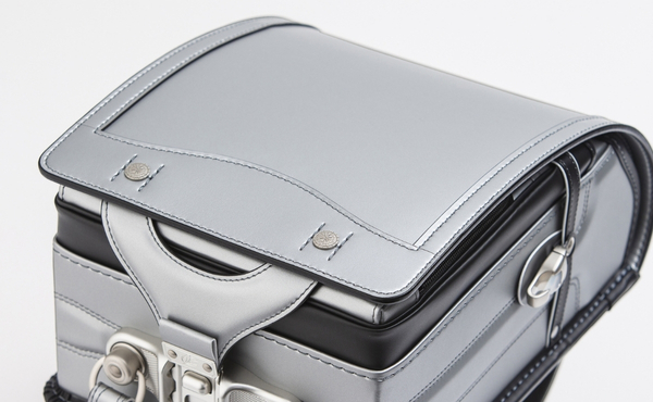 シルバーのランドセル