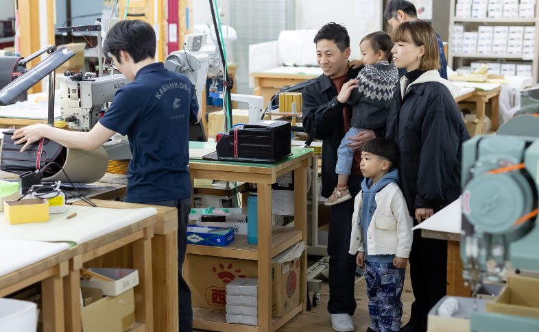 家族でランドセル工房見学
