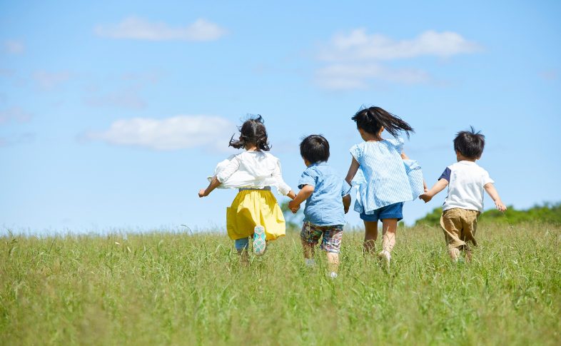 走る子ども