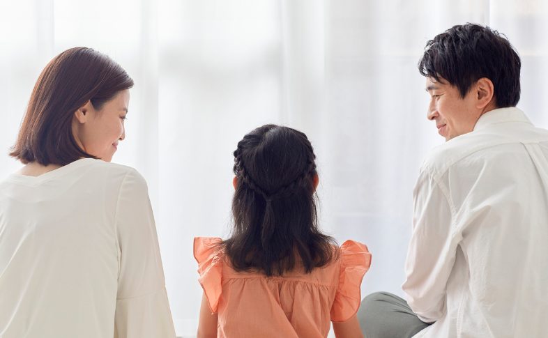 親子 後ろ姿