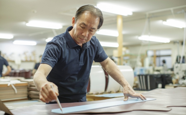 山本一彦