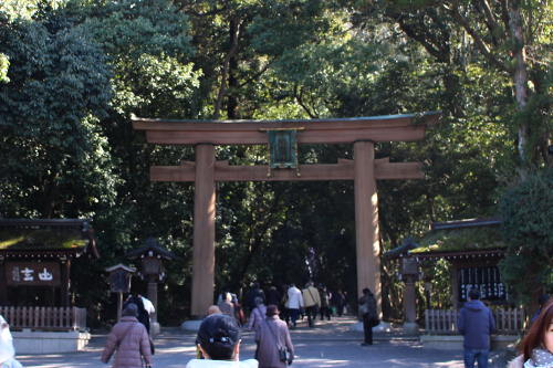 鞄工房山本版 奈良ガイド 「福は～山！」で豆を撒く！大神神社の節分祭