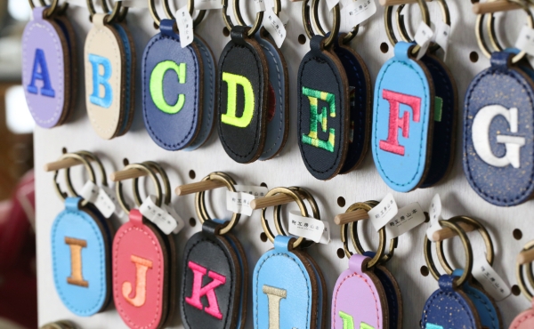 イニシャルキーホルダー