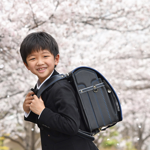 ずっと前から背負うのを楽しみにしていたランドセル 鞄工房山本のランドセル